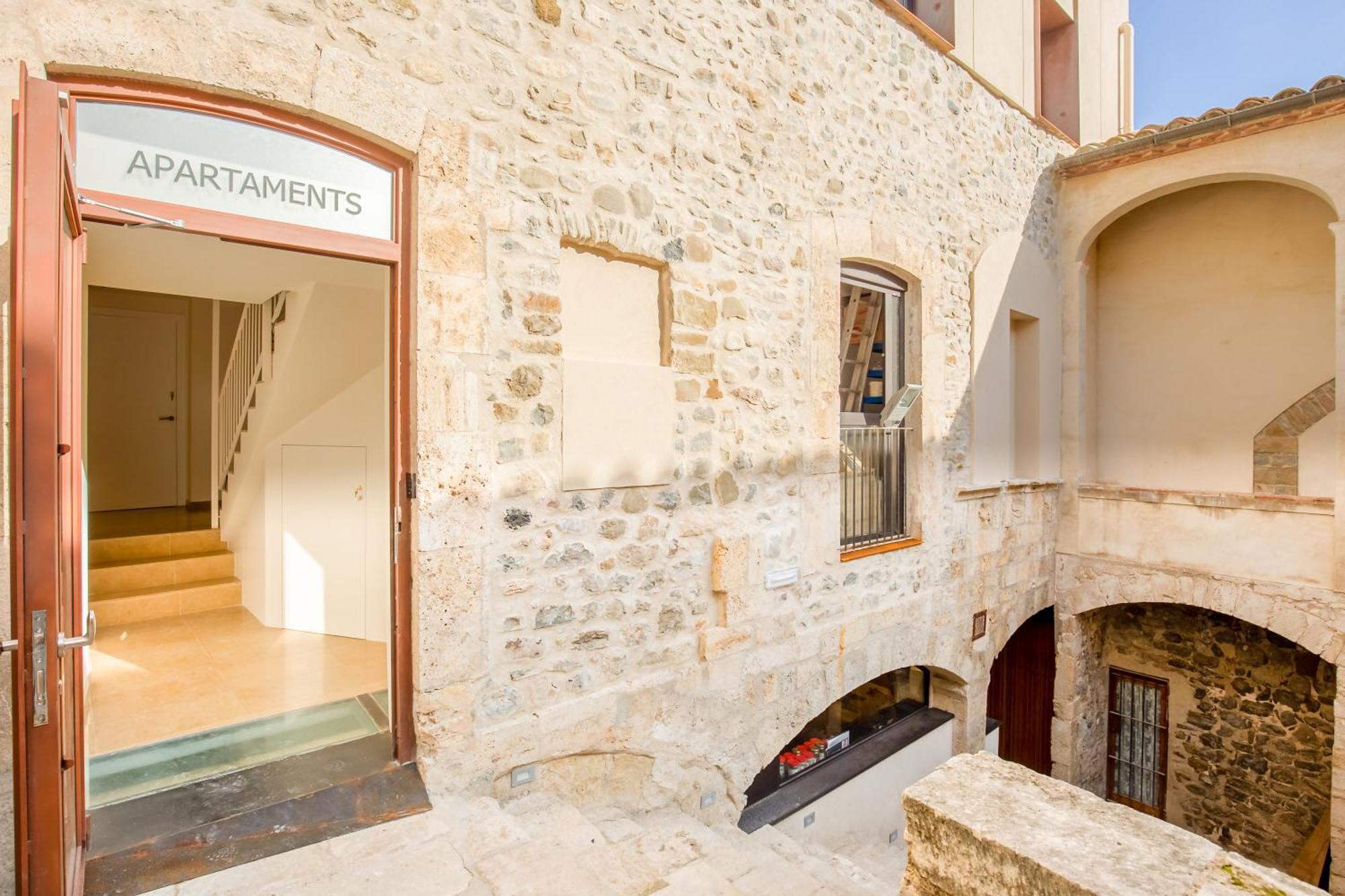 Can Cintet 3 Apartamento Con Terraza En Besalú المظهر الخارجي الصورة